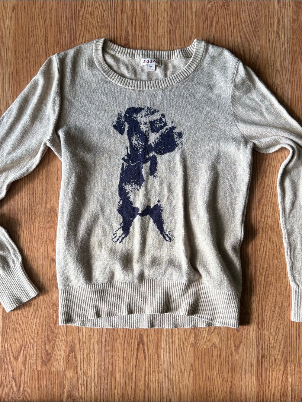 Merona Cream Crewneck Dog
Sweater Size L crewneck